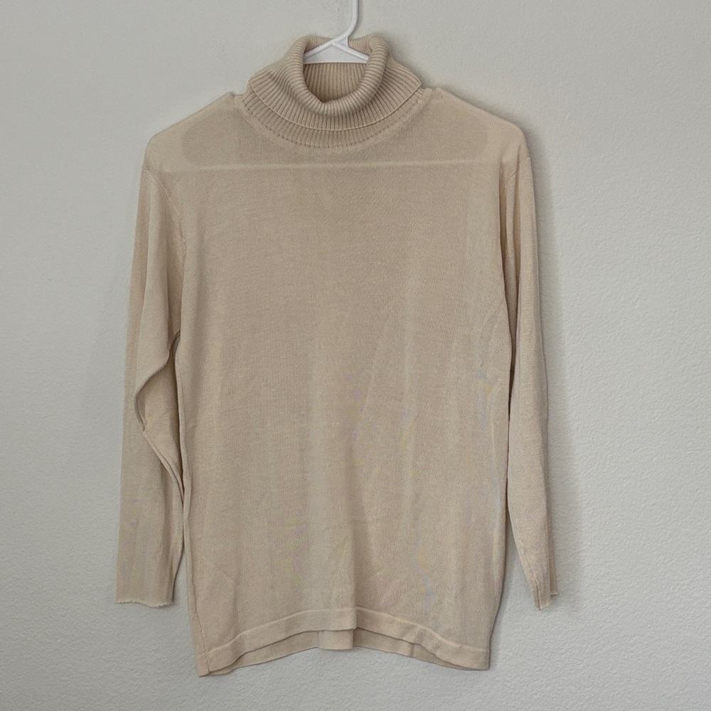 VTG 100% Silk Beige lightweight Turtleneck Sweater